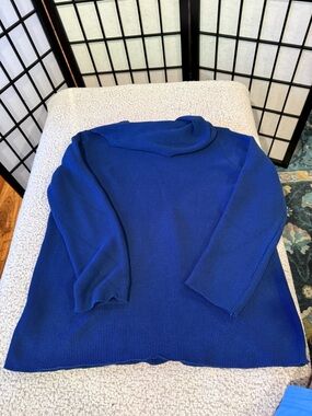 Women’s Royal Blue Knit Sweater